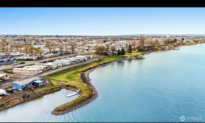 Moses Lake House | Sunset Paradise