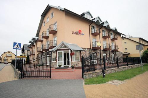 Karwia Bed & Breakfast | Sunset