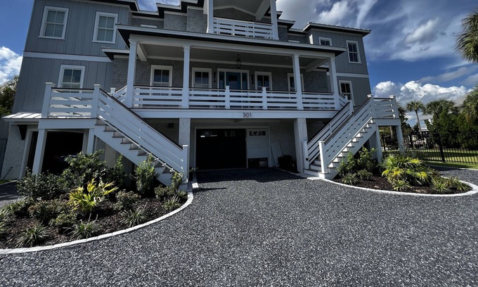 Charleston County House | Sunset Retreat on water 2min walk to beach!