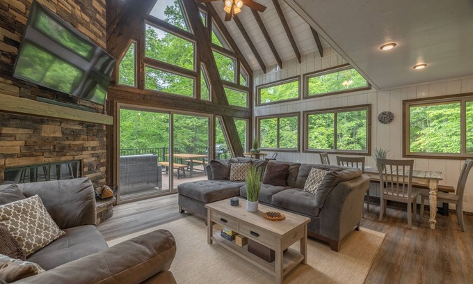 Innsbrook Ski Chalet | Sunset Ridge Hideaway by Innsbrook Vacations!