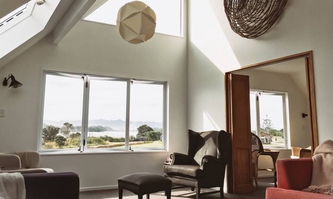 Bowentown House | Sunset Sands Holiday Accommodation