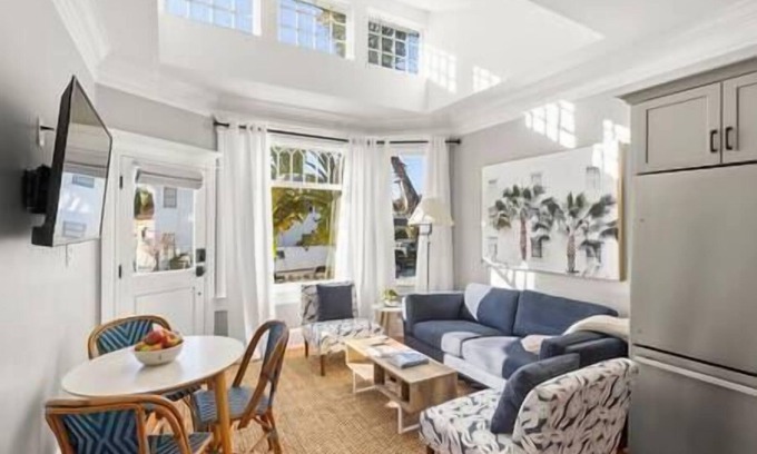 Ventura House | Sunset Suite at Twin Palms