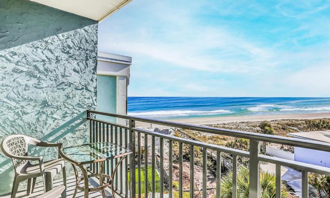 Jacksonville Beach Apartment | Sunshine and a View