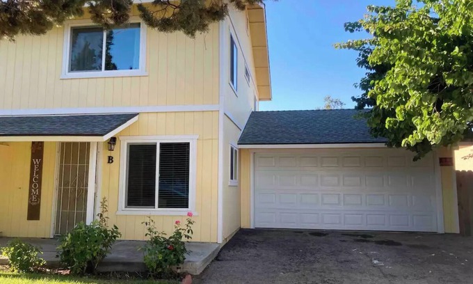 Paso Robles House | Sunshine House close to Paso Robles Event Center and downtown.
