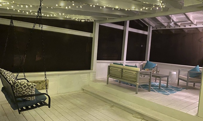 Piedmont House | Sunshine Shack at Clearwater Lake (sleeps 6)