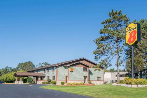 Brainerd Hotel | Super 8 by Wyndham Baxter/Brainerd Area