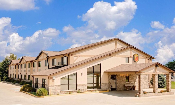 Centerville Hotel | Super 8 by Wyndham Centerville