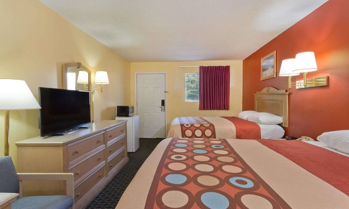 Chipley Hotel | Super 8 by Wyndham Chipley