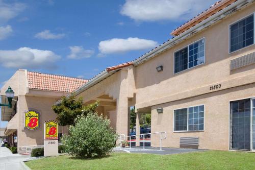 Hayward Hotel | Super 8 by Wyndham Hayward Downtown