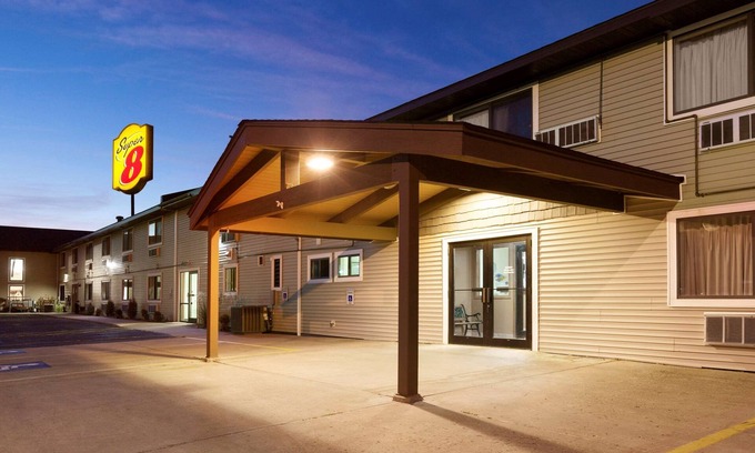 Houghton Hotel | Super 8 by Wyndham Houghton