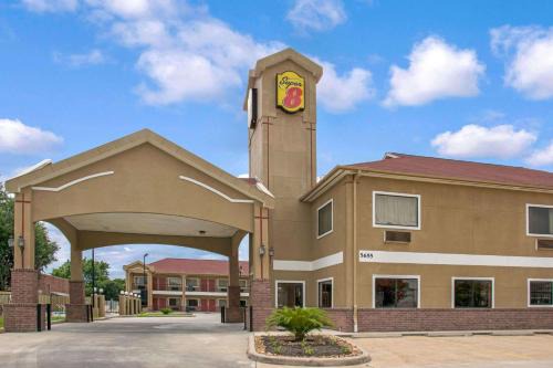 Brookhollow Hotel | Super 8 by Wyndham Houston/Brookhollow NW