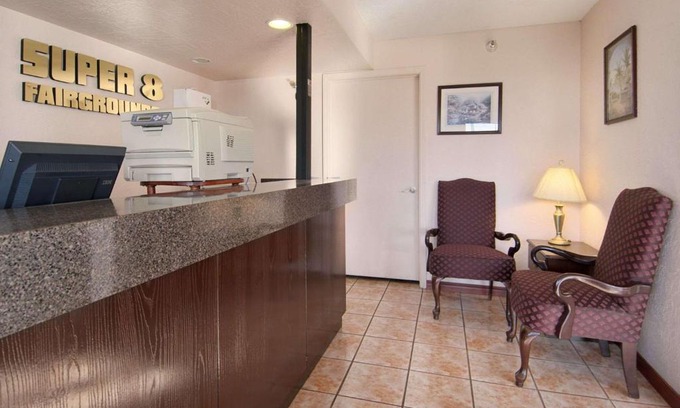 Central Oklahoma City Hotel | Super 8 by Wyndham Oklahoma Fairgrounds