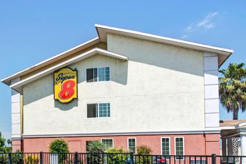 Parkway-South Sacramento Hotel | Super 8 by Wyndham Sacramento/Florin Rd