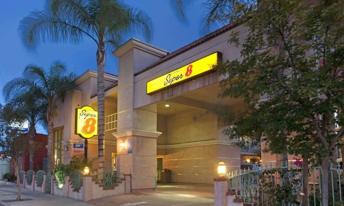 North Hollywood Hotel | Super 8 by Wyndham North Hollywood