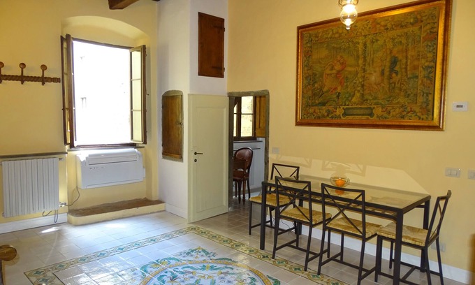 Florence Condo | Super Central and Carefully Restored between the Duomo and the Uffizi!