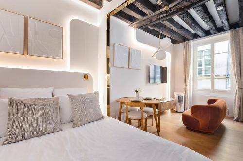Les Halles Apartment | SUPER CENTRAL - Montorgueil - Designer Studio