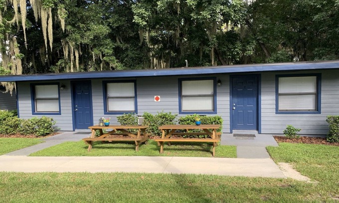 Lake Wales Cabin | Super Cute 2BR/1BA Cabin at beautiful lakeside campground