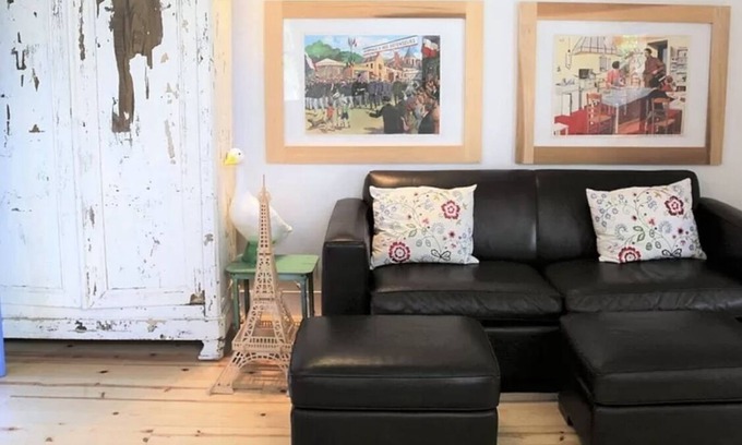 Petaluma Cottage | Super Cute Guesthouse in West Petaluma