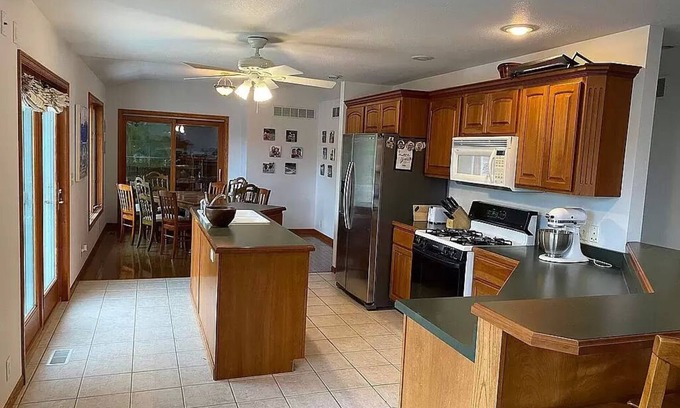 Lake Ozark House | Super family home, waterfront, protected cove, private dock - 3 homes available!