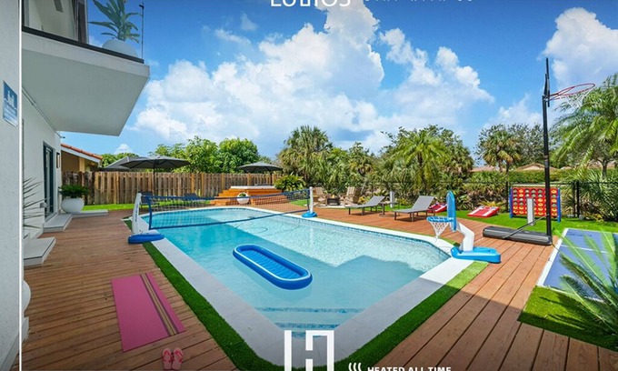 Country Club House | Super Lux House: 11BR Pool Jacuzzi Sauna Gym Games