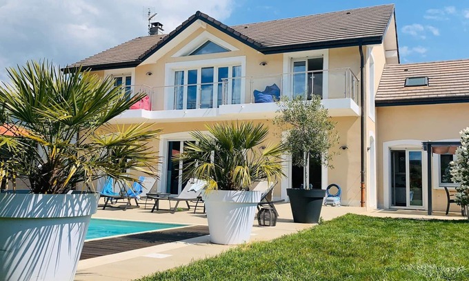 Divonne-les-Bains House | Superb 330m² villa sleeping 11, heated pool, terrace and garden