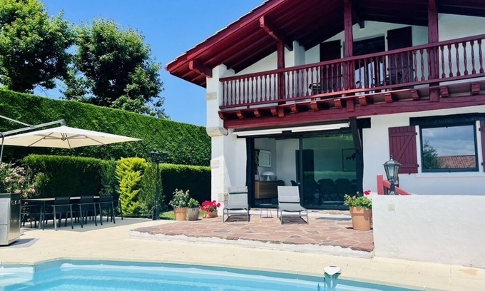 Behobie House | Superb 5* villa with swimming pool, close to the sea.