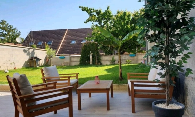 Villejuif Apartment | Superb apartment with garden