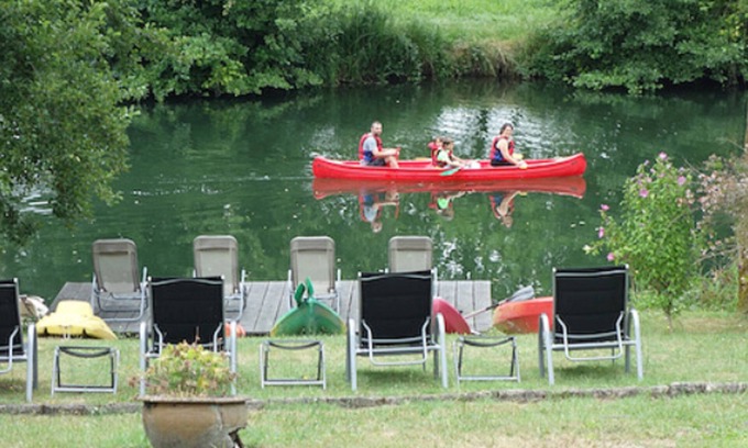 Bonnes House | Superb family home on the edge of a river