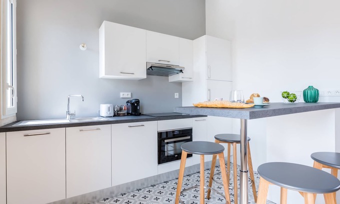 Chartrons Apartment | Superb flat in the heart of the Chartrons, renovated, spacious and bright