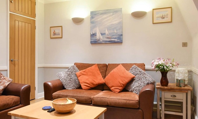 Old Portsmouth Condo | Superb location 1bedroom apt sleeps 4 w/Parking!