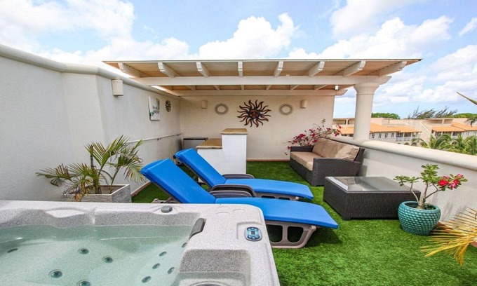 Mount Standfast Apartment | Superb Sugar Hill Apartment With Access To The Gym & Pool Plus The Beach Facilty
