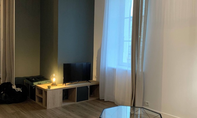 La Rochelle City Centre Apartment | Superb T2 apartment 200m from the port, in a very quiet street