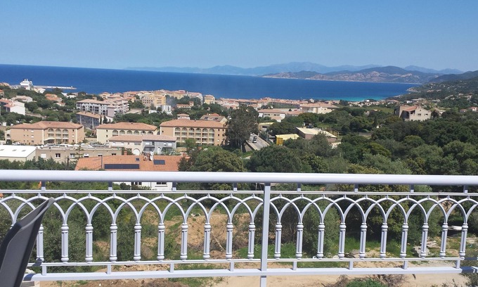 L'Ile-Rousse Apartment | Superb T3 conditioned 82m2 + 35m2 terrace panoramic sea view