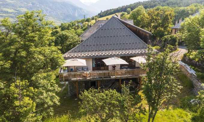 Barcelonnette Ski Chalet | Superbe ferme rénovée en chalet de luxe en PLEINE NATURE
