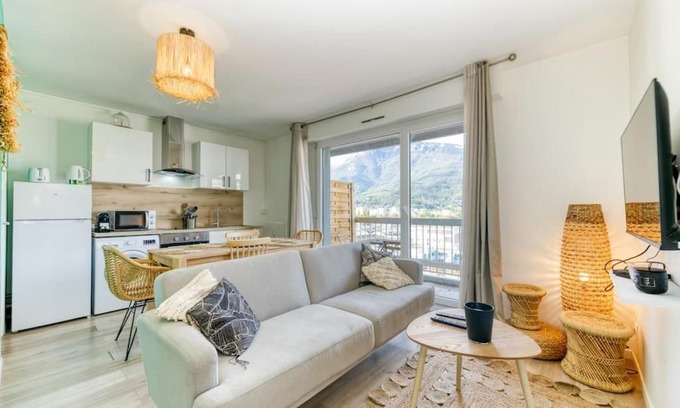 Quartier des Eaux-Claires Apartment | Superbe : parking gratuit + fibre wifi + balcon