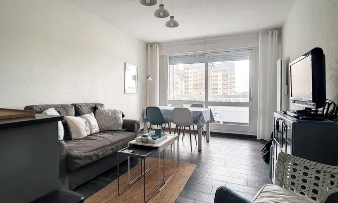 Courseulles-sur-Mer Apartment | Superbe T3 proche plages, port de plaisance, parking, WiFi - FR-1-746-6