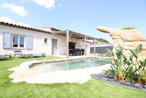 Preconil Villa | Superbe Villa climatisée, piscine, jardin, parking