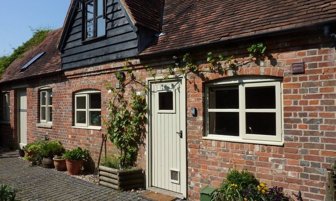 Wallingford Cottage | Superbly converted stables in beautiful countryside
