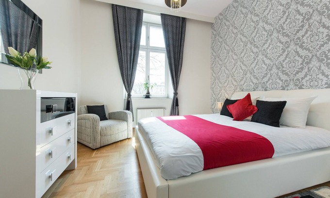 Kazimierz Apartment | Superbly located on vibrant Wolnica square, air-con, lift