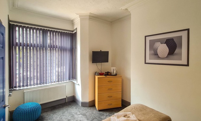 Burnley House | Superior Double Room Ensuite Church view