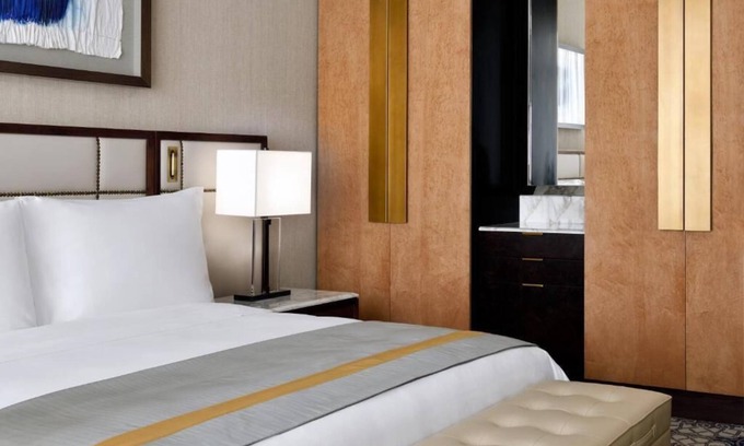 Dubai Internet City Hotel | Superior Room Near Filli Cafe Media City By Luxury Bookings