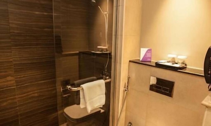 Garhoud House | Superior Room Near United Broadcast By Luxury Bookings