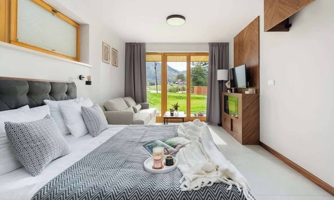 Koscielisko Apartment | Superior Studio with Mountain View F01
