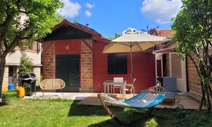 Bords de Marne Ski Chalet | Sur une Ile en bord de marne guest house