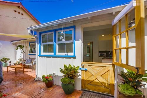 Beach Barber Tract House | Surf and Sand Beach Bungalow