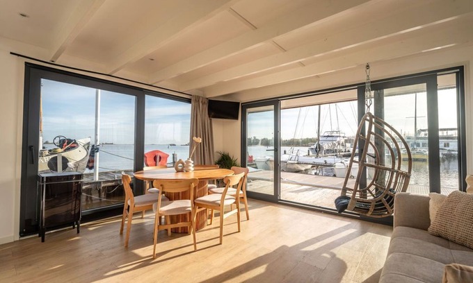 Monnickendam Boat Rental | Surla Houseboat "De Saek" with tender