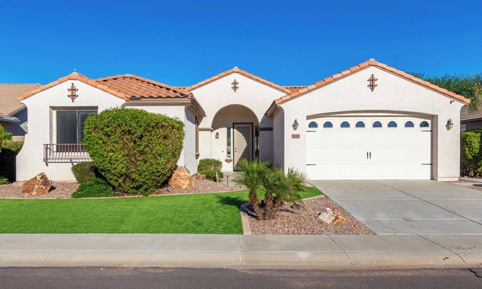 Surprise Farms House | Surprise Farms Paradise- Pool/Jacuzzi/Blackstone