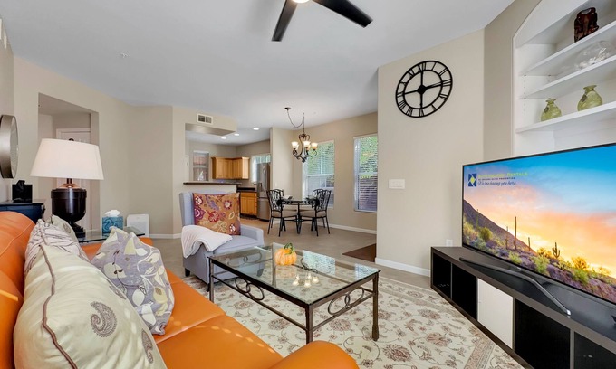 Surprise House | Surprise Goodie! Ground Floor, Garage 30 night min