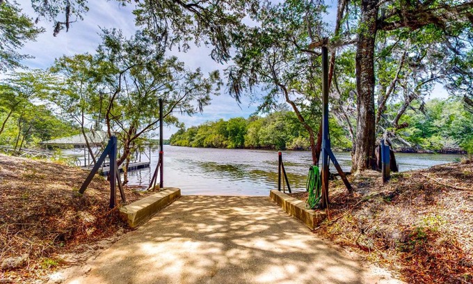 Bell House | Suwanee House, River Watcher, & Riverbend