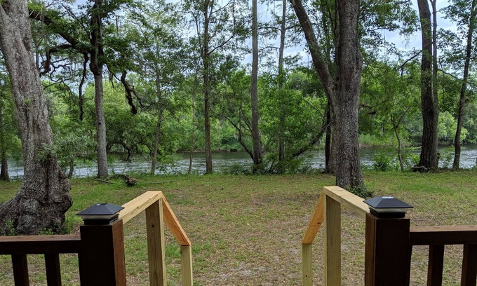 Bell Cabin | Suwannee River Cabin Sanctuary - Michael's cabin